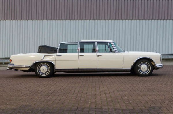 &euro;1,3-1,6 милиона

Толкова рядко виждате Mercedes-Benz W100 600 и само 26 са произведени в тази конфигурация! Внимание - всеки е създаден по поръчка. Може би не е изненадващо, че започва живота си като официална държавна лимузина, в случая за правителството на Португалска Гвинея (днес известна като Гвинея-Бисау). Боядисана в черно, с тапицерия от черна кожа и опции, включително радио Becker Grand Prix TR с дистанционно управление, флагщок, монтиран на дясното крило и още куп глезотии.
До 1991 година е регистриран в Калифорния, а през 2003-а внесен в Германия.